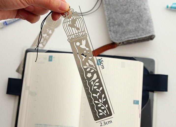 Bookmark Kim Loại 3 Trong 1 Vừa Là Kẹp Sách, Thước Kẻ Và Vẽ Họa Tiết Trang Trí